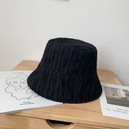 Plain Frayed Bucket Hat
