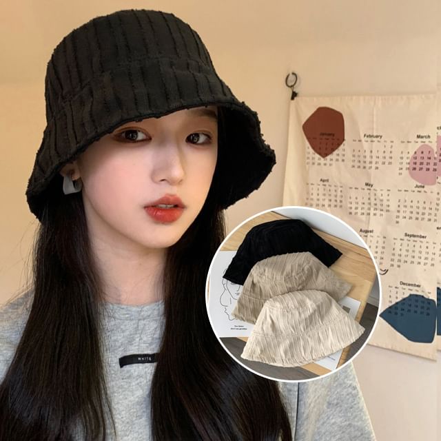 Plain Frayed Bucket Hat