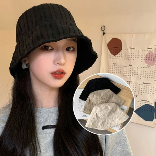 Plain Frayed Bucket Hat
