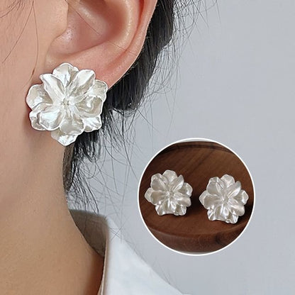 Floral Resin Stud Earring