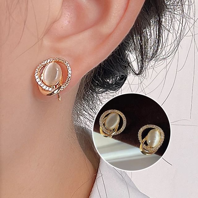 Rhinestone Alloy Ear Cuff