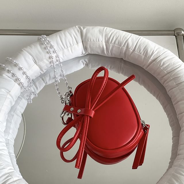 Set: Faux Pearl Strap Plain Faux Leather Crossbody Bag + Bag Charm