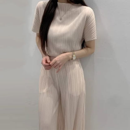 Ensemble : haut plissé uni à manches courtes et col montant + pantalon large à taille élastique