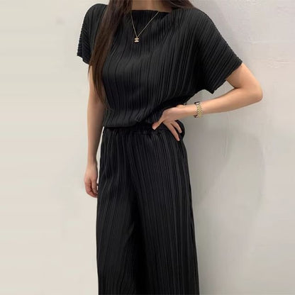 Ensemble : haut plissé uni à manches courtes et col montant + pantalon large à taille élastique