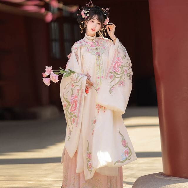 Set: Floral Embroidered Hanfu Long Blouse + Maxi Skirt + Scarf