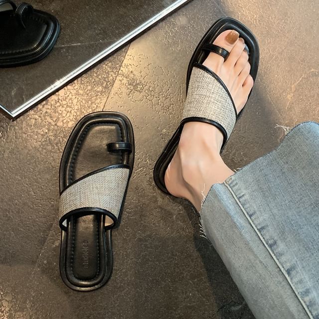 Toe Loop Slide Sandals
