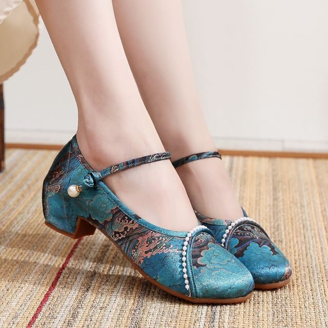Embroidered Low Heel Sandals Textile