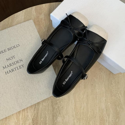 Cap Toe Bow Mary Jane Shoes