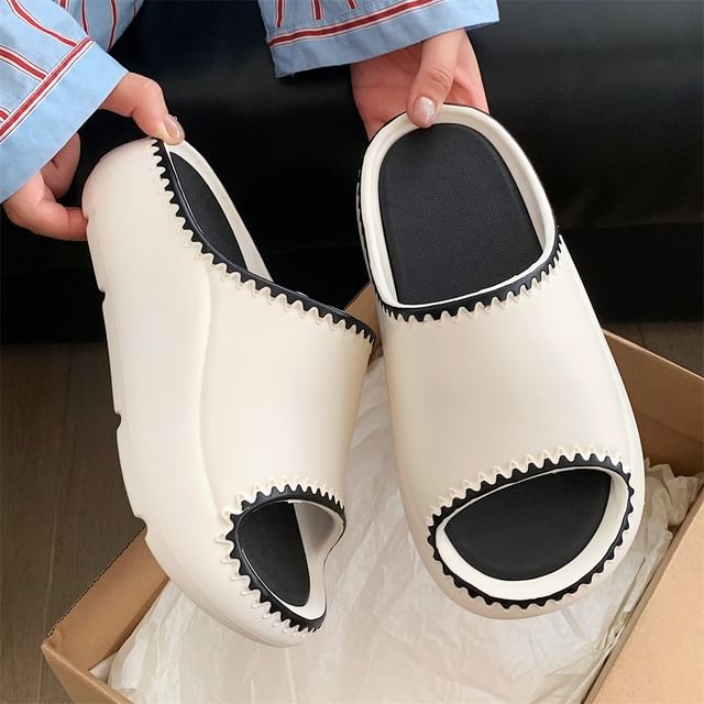Platform Wavy Edge Slide Sandals