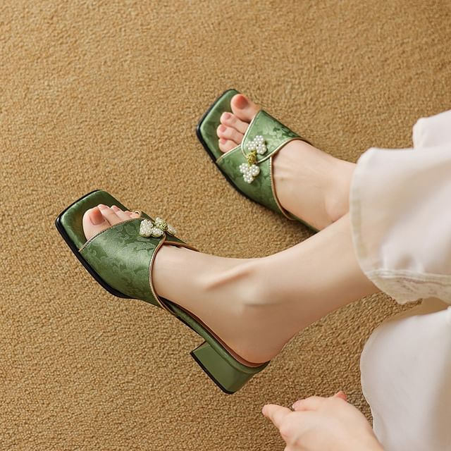 Beaded Frog Closure Slide Sandals