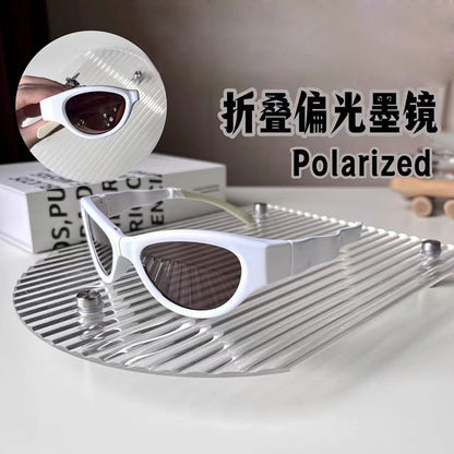 Cat Eye Sunglasses / Case