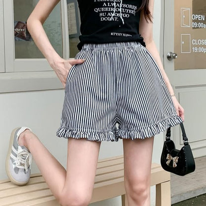 Short à taille haute à jambes larges et à rayures