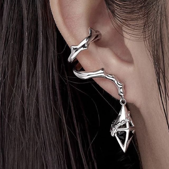 Gothic Punk Black Metal Ear Cuff Earrings With Black Crystal