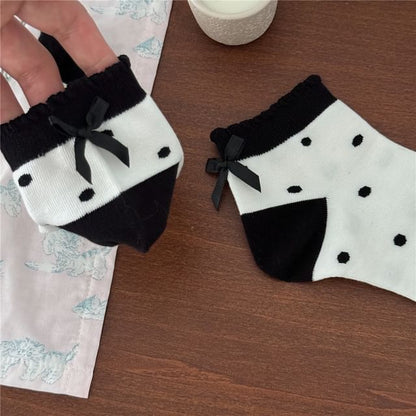 Ruffle Trim Socks