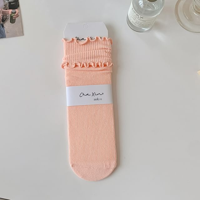 Einfarbige Socken mit gekräuseltem Rand