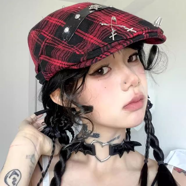 Plaid Pin Accent Newsboy Cap