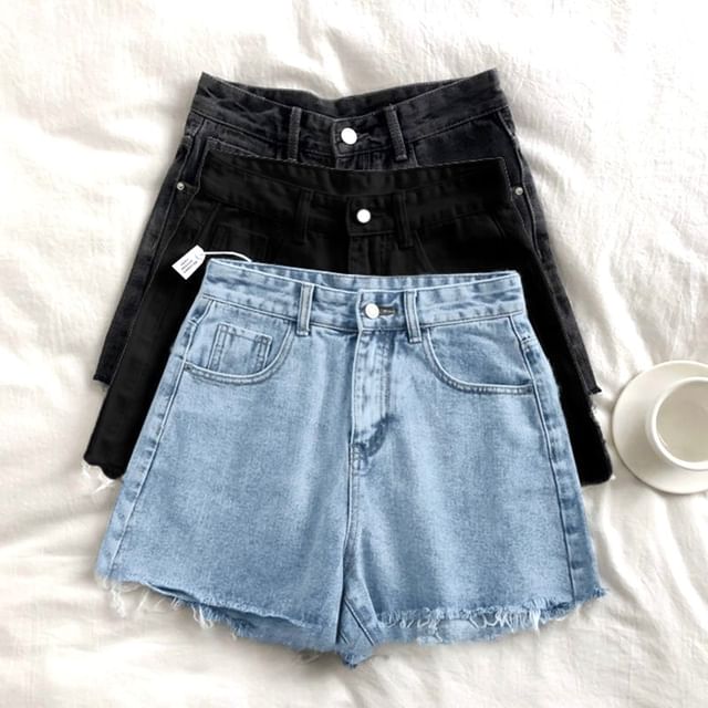 Mid Rise Frayed Denim Hot Pants