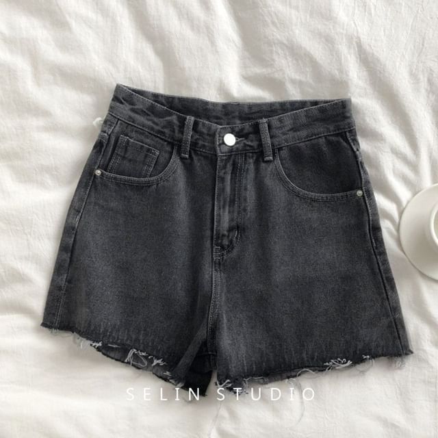 Mid Rise Frayed Denim Hot Pants