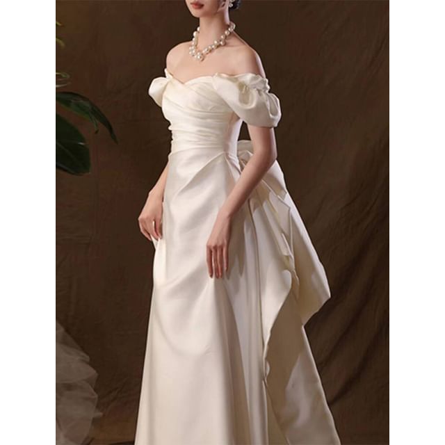 Off-Shoulder Puff-Sleeve Bow Back A-Line Wedding Gown