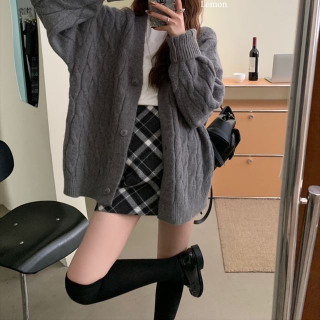 Long Sleeve V-Neck Cable Knit Cardigan