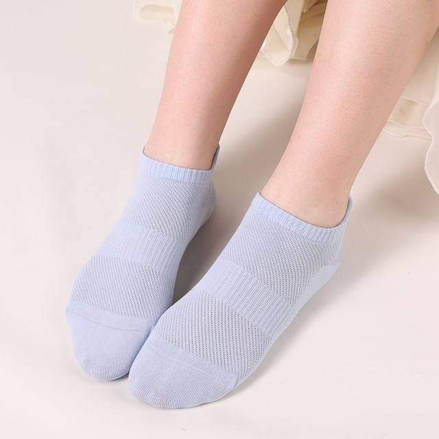 Plain Perforated Ankle Socks