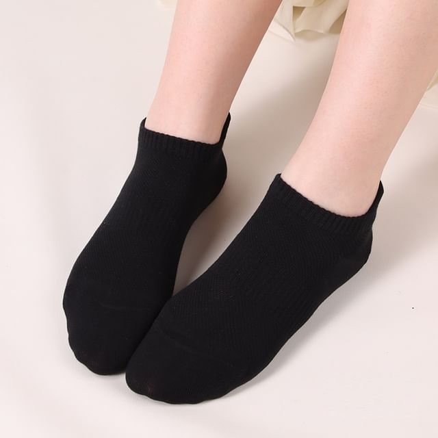 Plain Perforated Ankle Socks