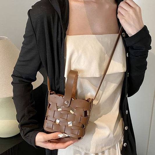 Cutout Woven Bucket Bag