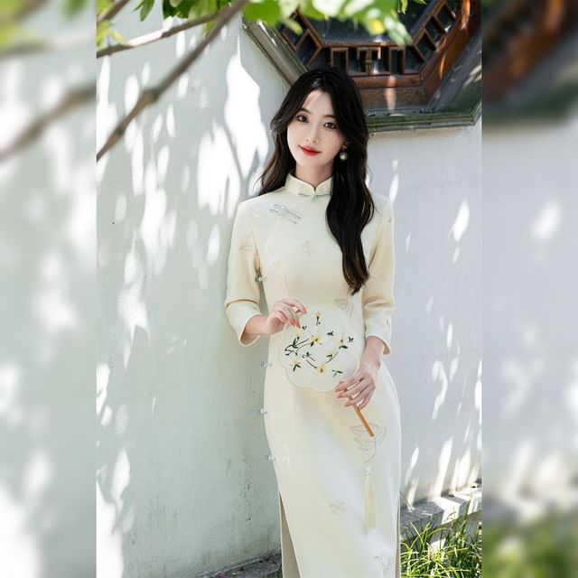 3/4 Sleeve Floral Embroidered Midi Sheath Qipao