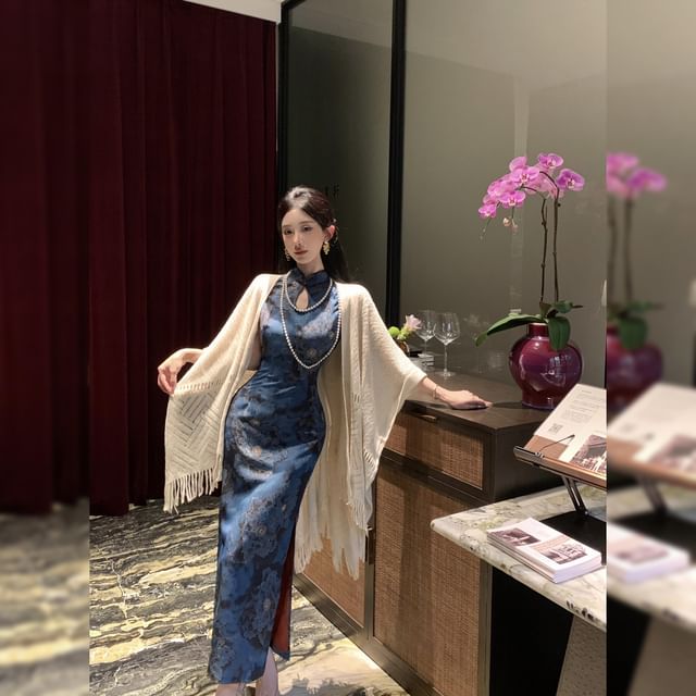 Sleeveless Floral Print Keyhole Maxi Sheath Qipao / Plain Fringe Shawl