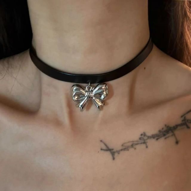 Bow Choker