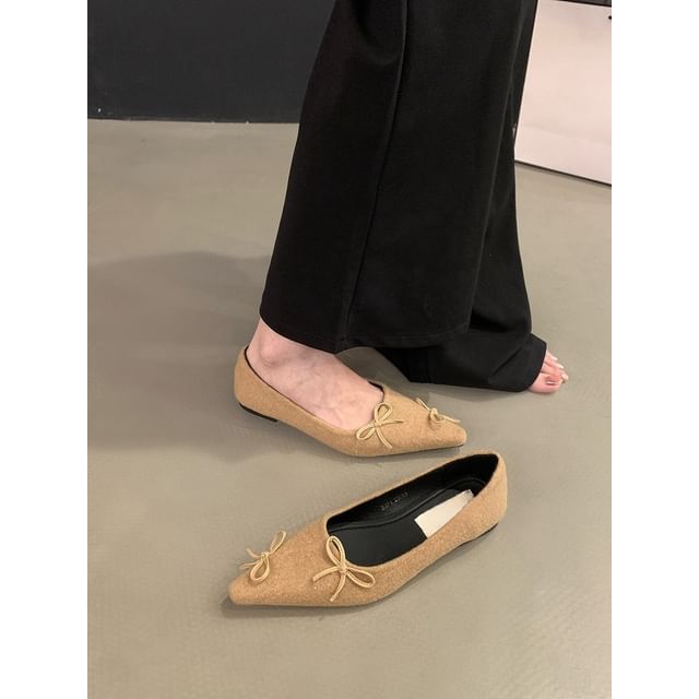 Pointed Toe Bow Flats