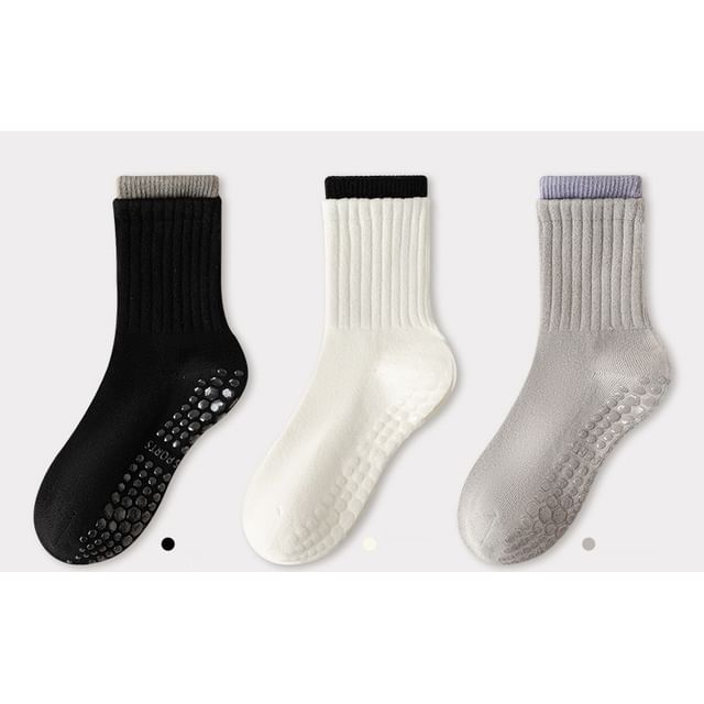 Contrast Trim Ribbed Yoga Short Socks / Set