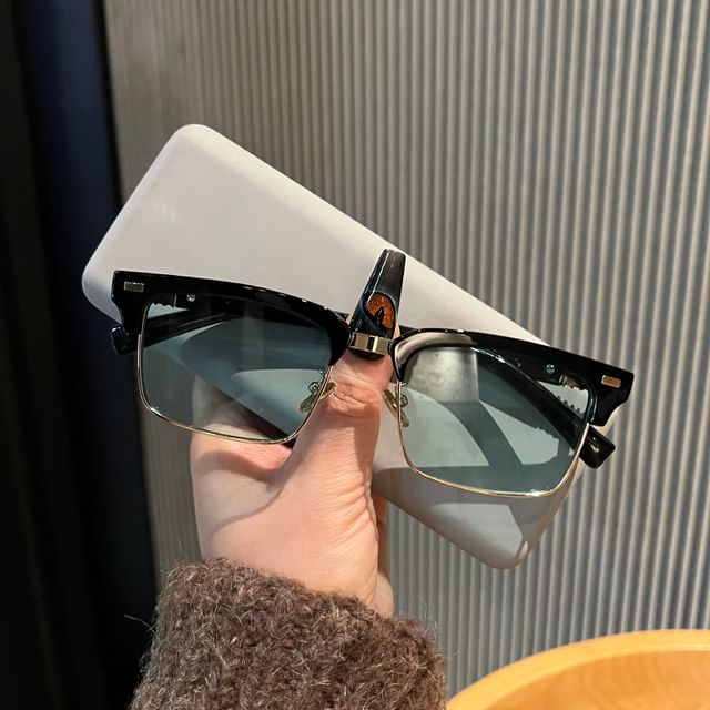 Vintage Metal Frame Sunglasses