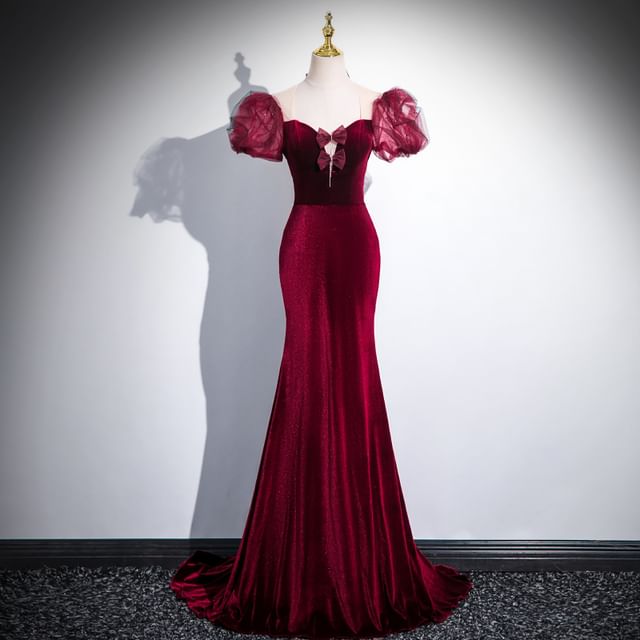 Short-Sleeve Evening Trained Neckline Sheath Velvet Sweetheart Gown