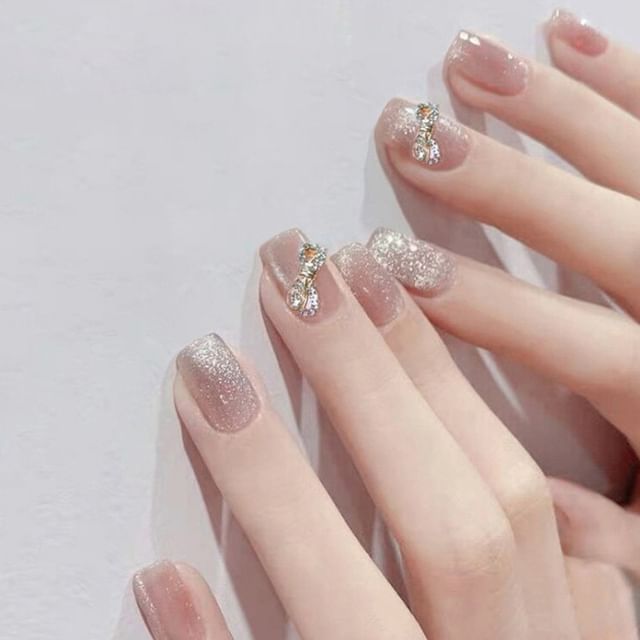 Rhinestone Cat Eye Press On Nail