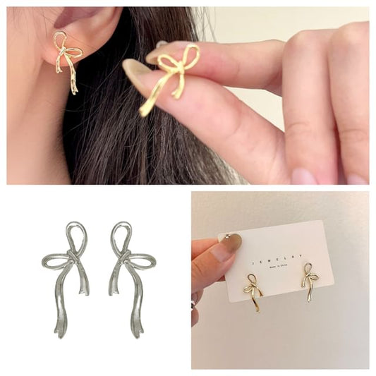 Sterling Silver Ribbon Stud Earring