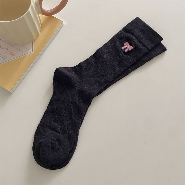 Socken mit Schleifenstickerei