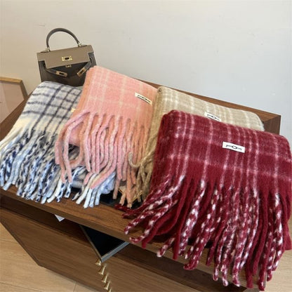 Plaid Fringed Trim Scarf