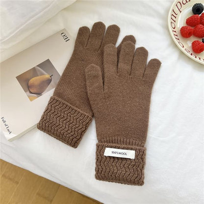 Lettering Applique Touchscreen Knit Gloves