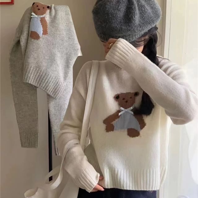 Crewneck Bear Embroidery Sweater