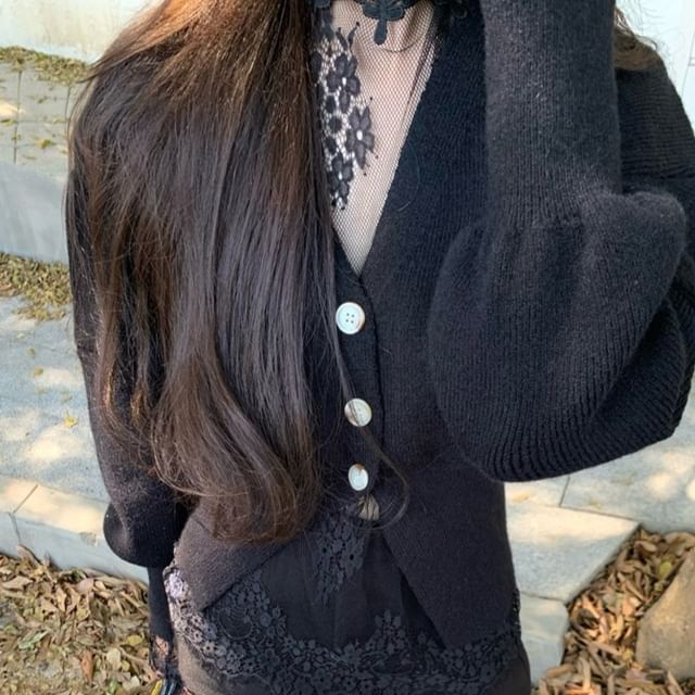 Long-Sleeve High Neck Lace Top / V-Neck Button-Up Cardigan / High Waist Shorts