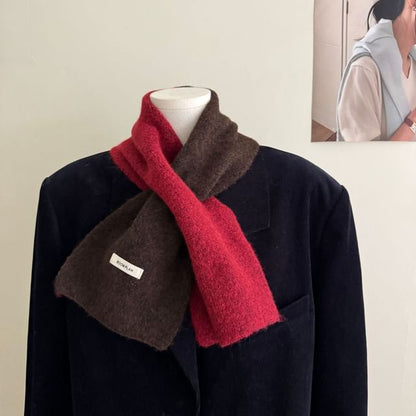Two-Tone Knit Scarf