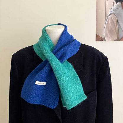 Two-Tone Knit Scarf