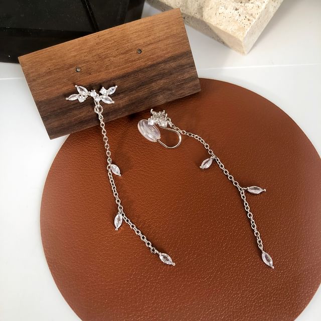 Rhinestone Alloy Dangle Earring