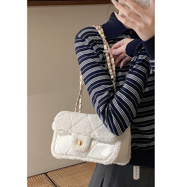 Chain Strap Fleece Panel Quilted Faux Leather Flap Shoulder Bag