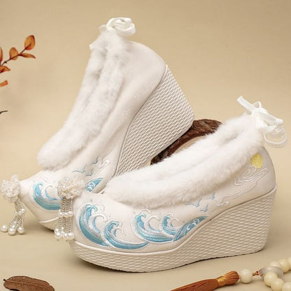 Embroidered Wedge Fleece-Lined Pumps Heel