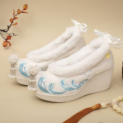 Embroidered Wedge Fleece-Lined Pumps Heel