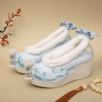 Embroidered Wedge Fleece-Lined Pumps Heel