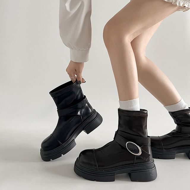 Platform Panel Short Boots Buckled