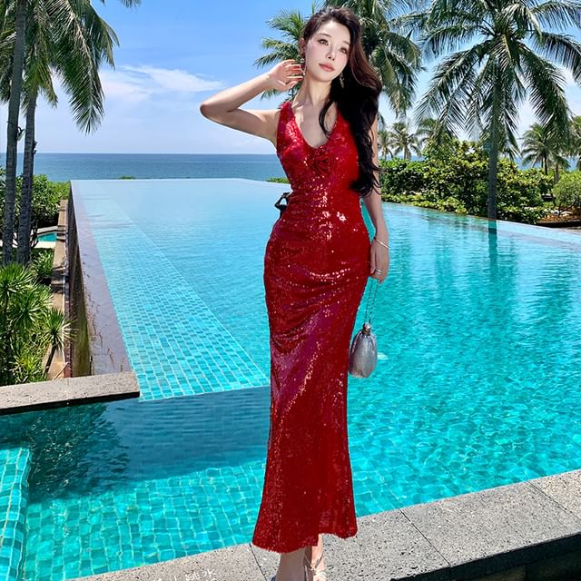 Gown Plain V-Neck Evening Sleeveless Sequin Sheath